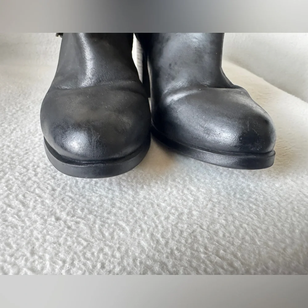 Sperry Size 9 Women's Leather Black Zippered Ankle Boots